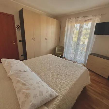 Mariposa Bed & Breakfast 4*