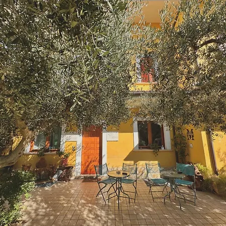 Mariposa Bed & Breakfast