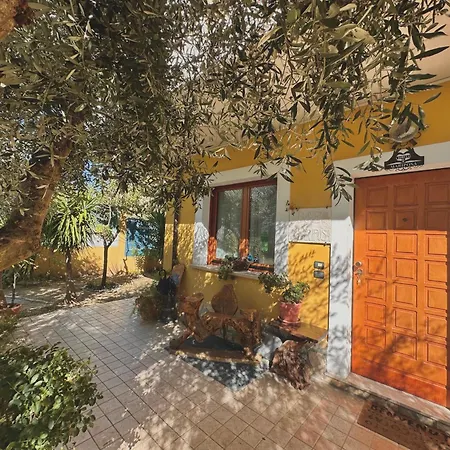 Mariposa Oda ve Kahvaltı 4*