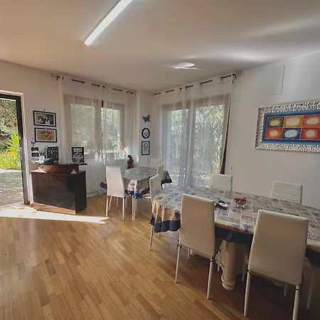 Oda ve Kahvaltı Mariposa Collecorvino