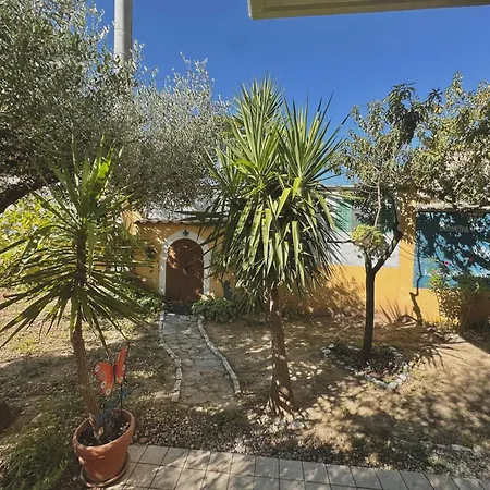 Mariposa Bed & Breakfast