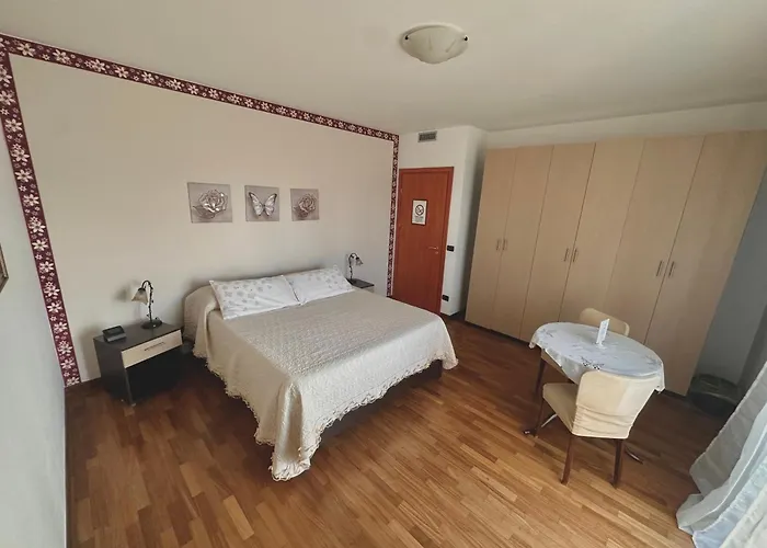 Mariposa Bed and Breakfast 4*